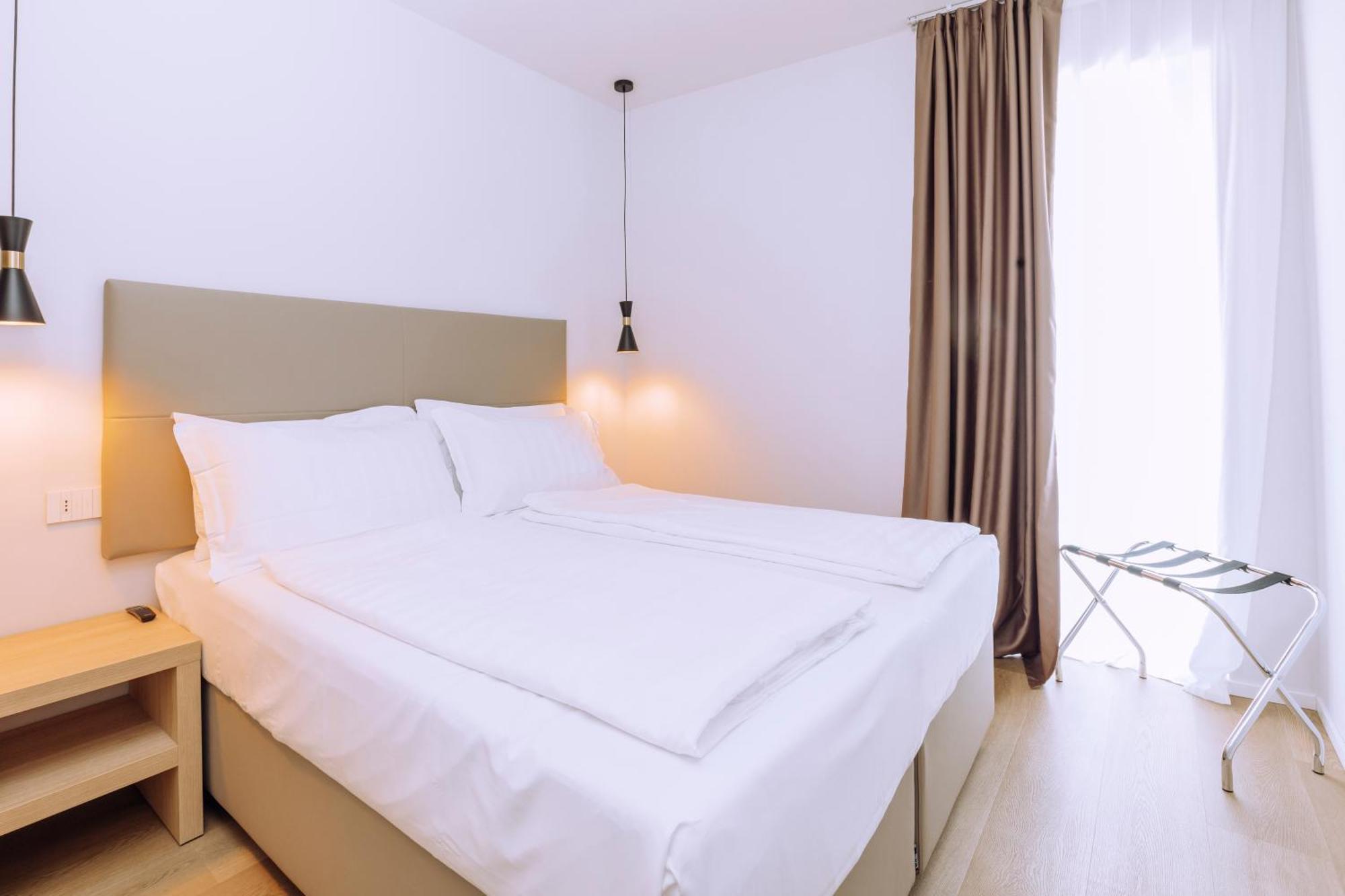 Ah Porticcioli Boutique Apartments 산펠리체델바나코 외부 사진