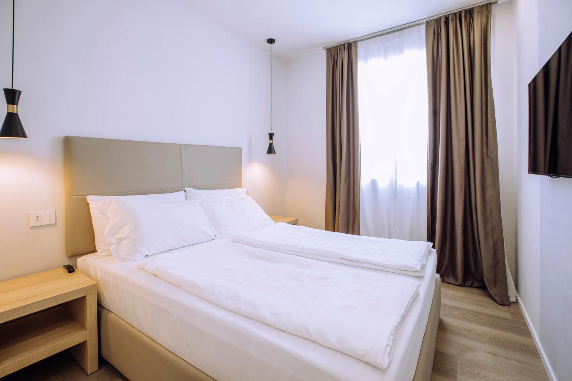 Ah Porticcioli Boutique Apartments 산펠리체델바나코 외부 사진