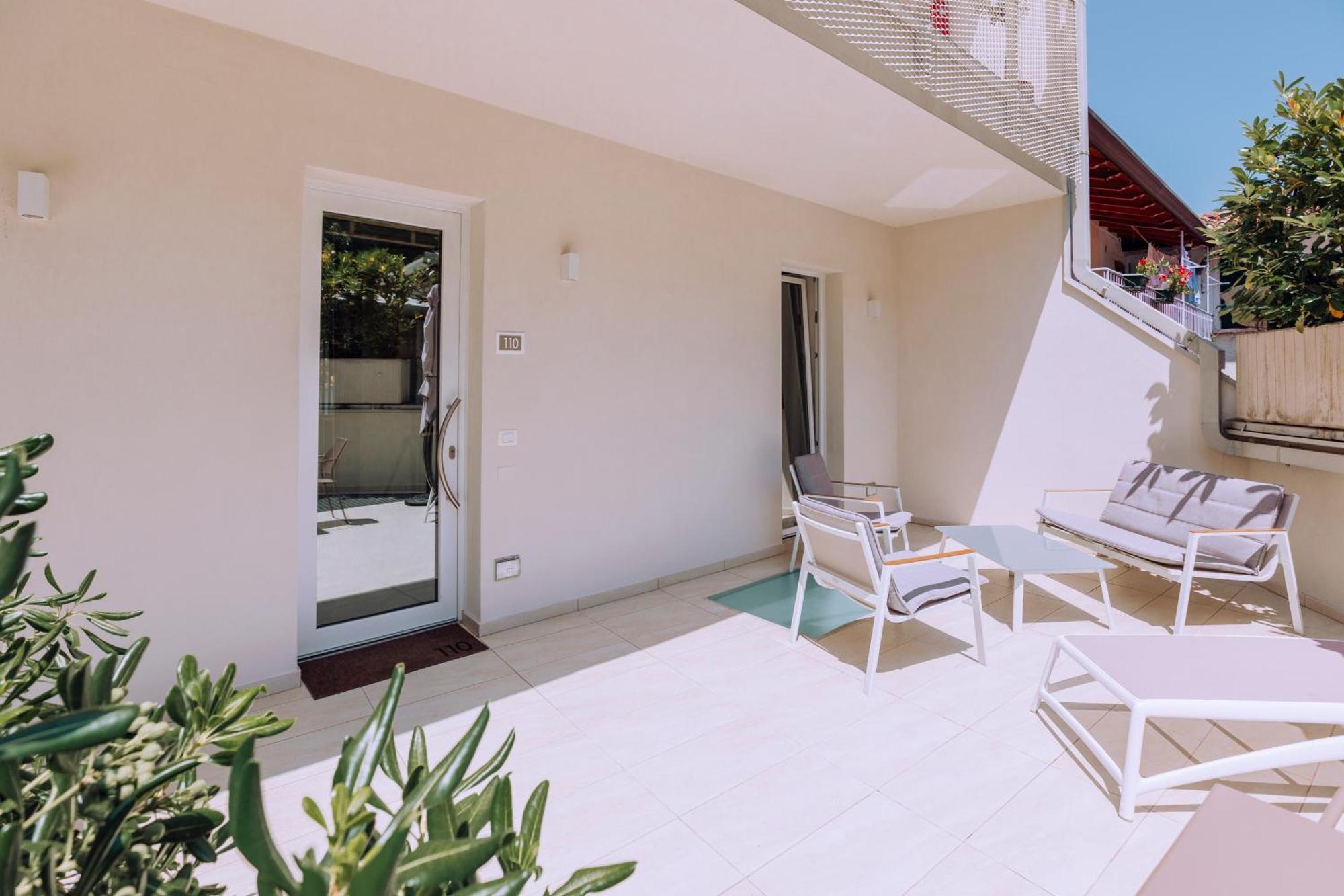 Ah Porticcioli Boutique Apartments 산펠리체델바나코 외부 사진